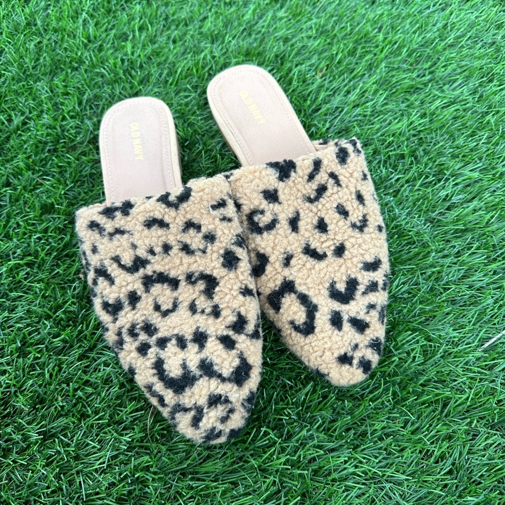 Old navy leopard flat mules
